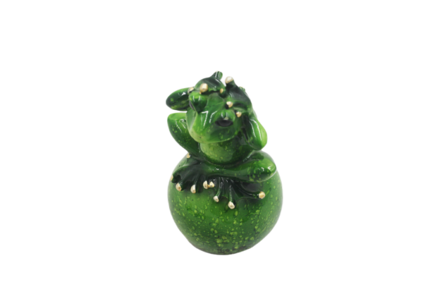 Perched Emerald Tree Frog on Speckled Orb Base – Whimsical Amphibian Tabletop Sculpture