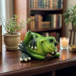 Reclining Whimsical Tree Frog Figurine with Gilt Suction Pads – Cheeky Amphibian Tabletop Statuette