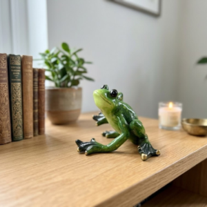 Gloss Emerald Tree Frog Figurine with Gilt Webbed Feet – Playful Amphibian Tabletop Accent