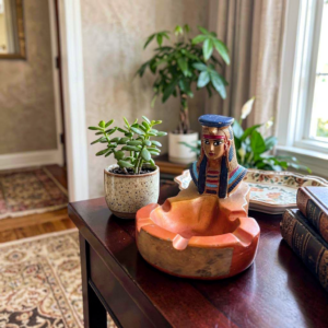 Hand-Painted Queen Bust Ceramic Ashtray & Valet Dish – Ancient Sovereign Relic Basin (10×14 cm)